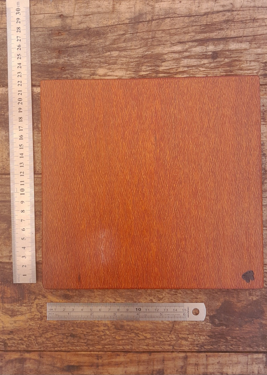 Banksia cutting serving board - small