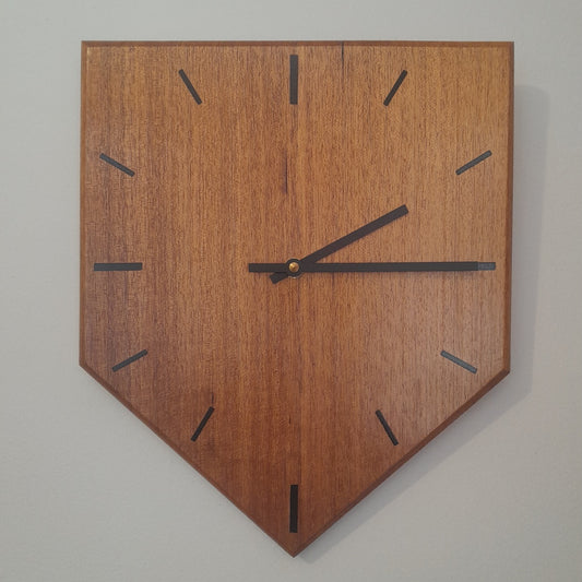 Wooden shield clock with German-made movement - Rosewood